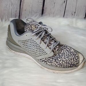 Jordan's Mens Trainer RIGHT SHOE ONLY Gray Wolf Color Mens 11.5 Amputee